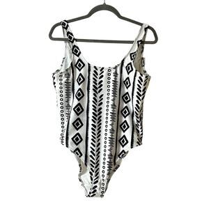 NWT Chubbies Aztec Tribal Print Scoop Back One Piece Swimsuit Black & White XL